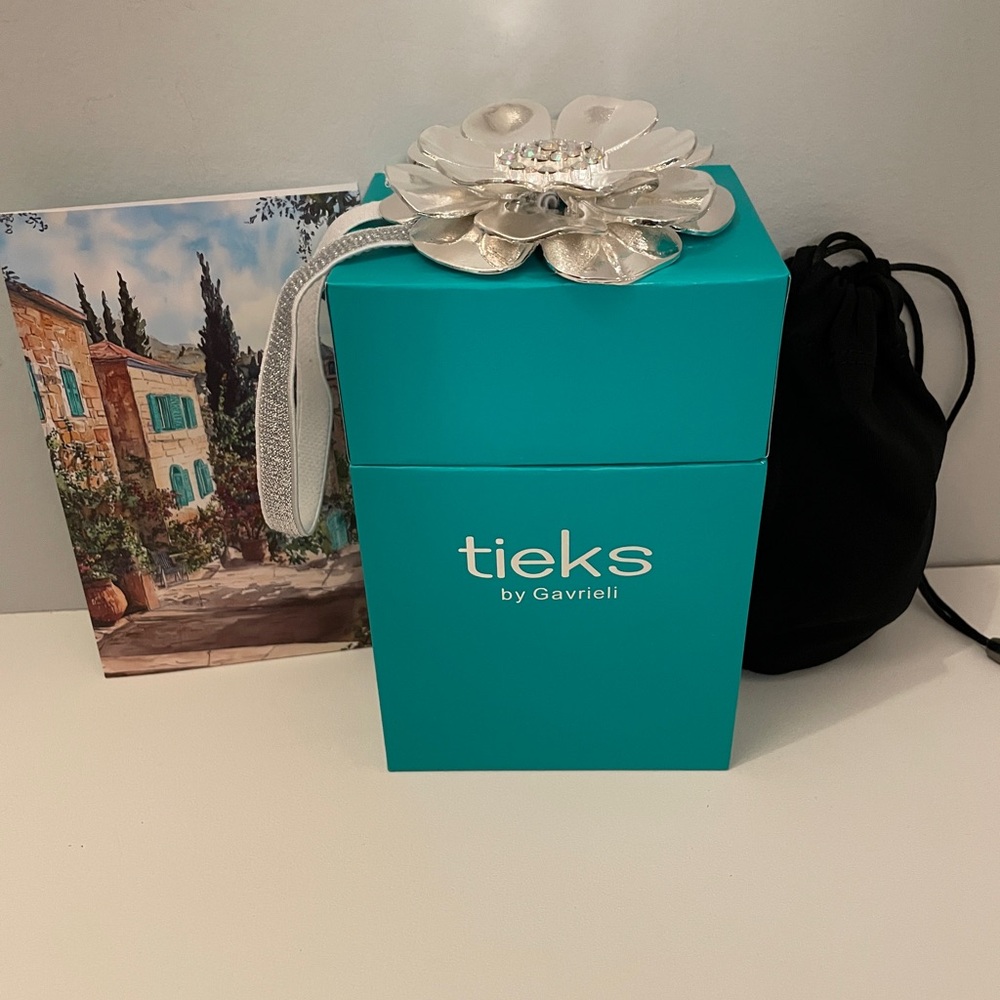 TIEKS 2024 Bkack Friday Box Topper with box and shopping /shoe bag